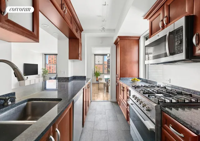 Photo 4 of Sale Pending at 500 E 83rd Street #16M, New York City, NY 10028 | MLS# RLS20096801 | Listing updated on 2026-08-28