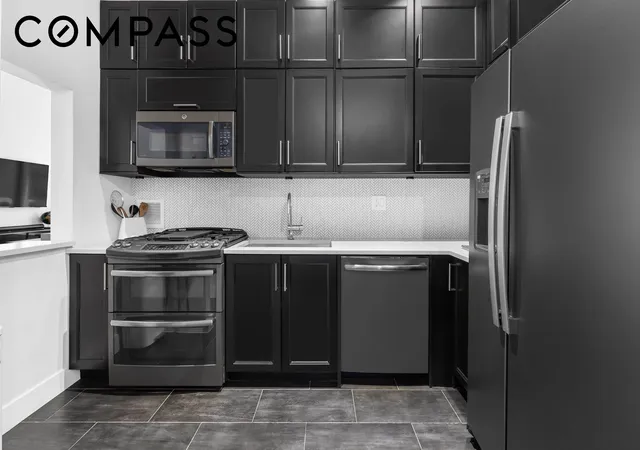 2nd image of 372 5Th Ave #5F, New York City, NY 10018 | MLS# RLS20096869
