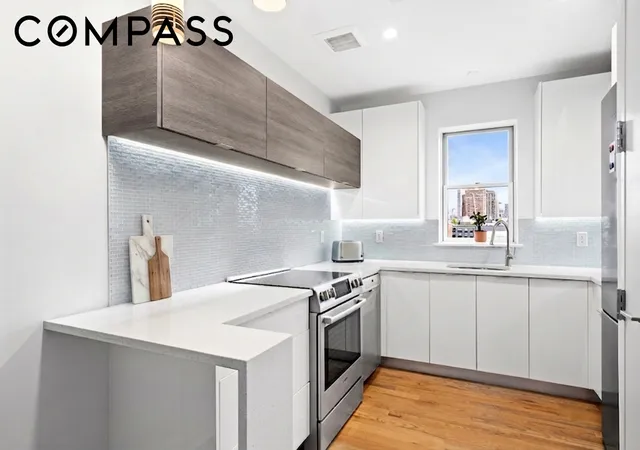 3rd image of 1059 Manhattan Ave #PHB, Brooklyn, NY 11222 | MLS# RLS20096880