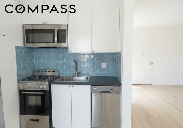 2nd image of 215 Adams St, New York, NY 11201