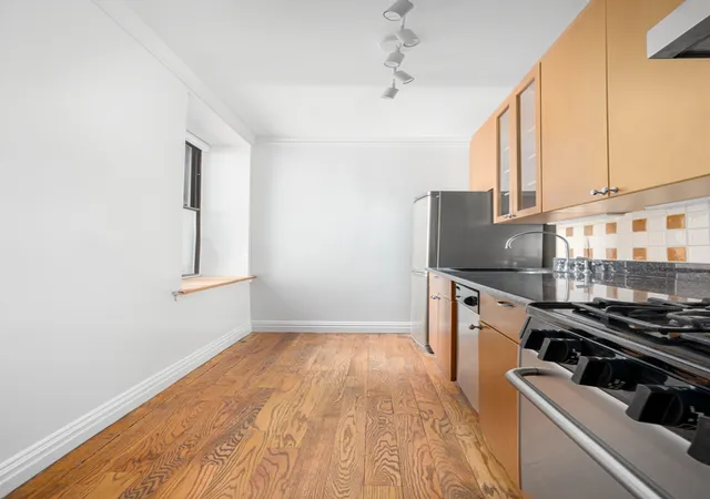 Photo 2 of Sale Pending at 32 W 40th Street #4H, New York, NY 10018 | MLS# RLS20096980 | Listing updated on 2026-07-23