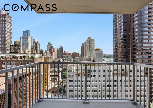 Listing Photo 4 - Condo for sale in building located at 444 E 86Th St, New York City, NY 10028 - Unit #20B
