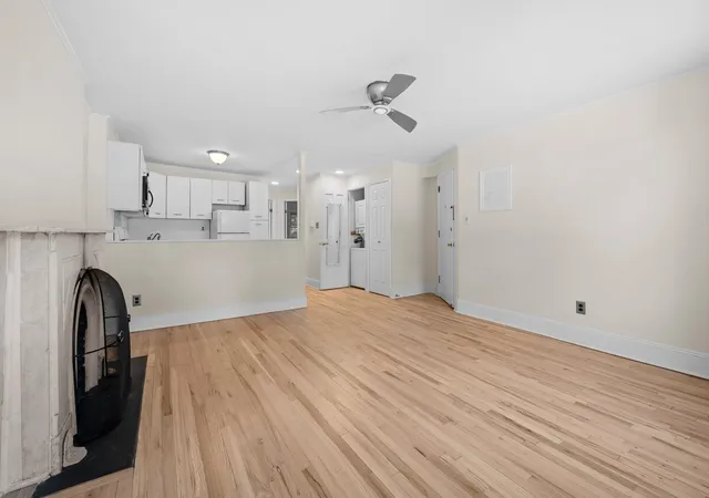 Photo 3 of Sale Pending at 113 Carroll St #1, New York City, NY 11231 | MLS# RLS20097069 | Listing updated on 2026-08-04