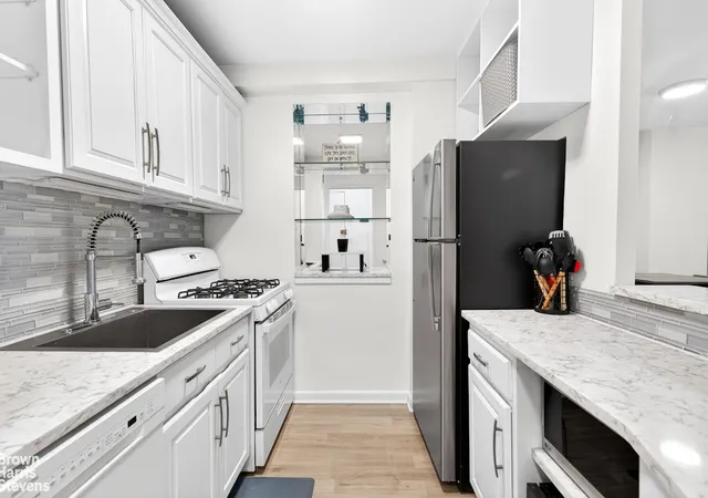 5th image of 520 E 72Nd St #12E, New York, NY 10021 | MLS# RLS20097132