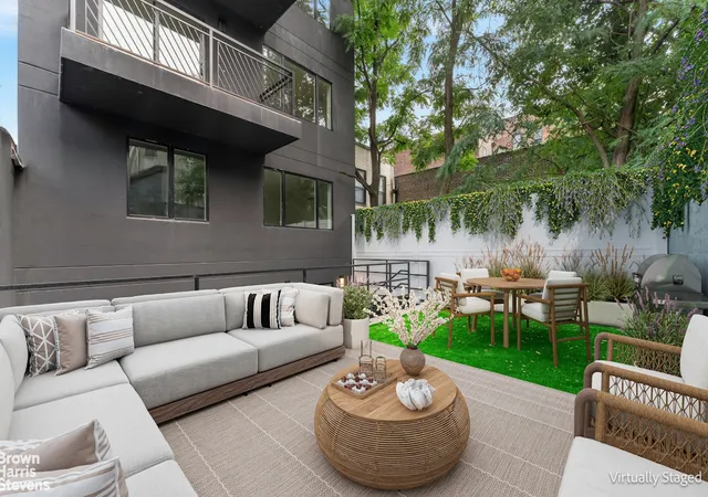 3rd image of 553 W 182Nd St, New York City, NY 10033