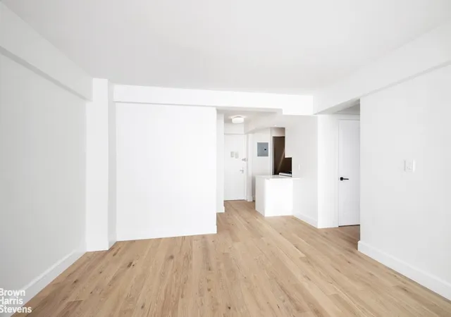 3rd image of 220 E 67th St, New York City, NY 10065