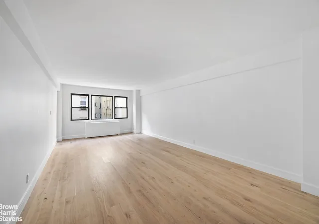 5th image of 220 E 67th St, New York City, NY 10065
