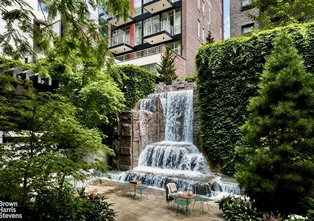 2nd image of 211 E 51St St, New York City, NY 10022