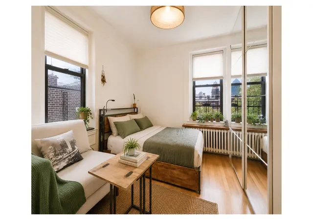 2nd image of 300 8Th Ave, New York City, NY 11215
