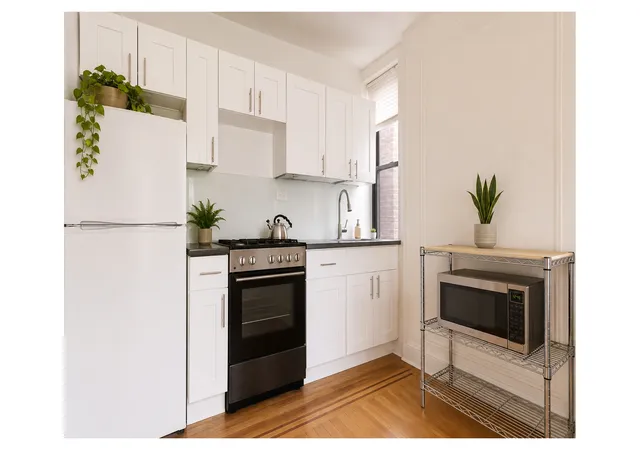 5th image of 300 8Th Ave, New York City, NY 11215