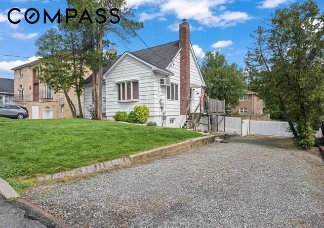 Homes for sale in New York City, NY | 223 Darlington Ave, New York City, NY 10312 | MLS# RLS20097400