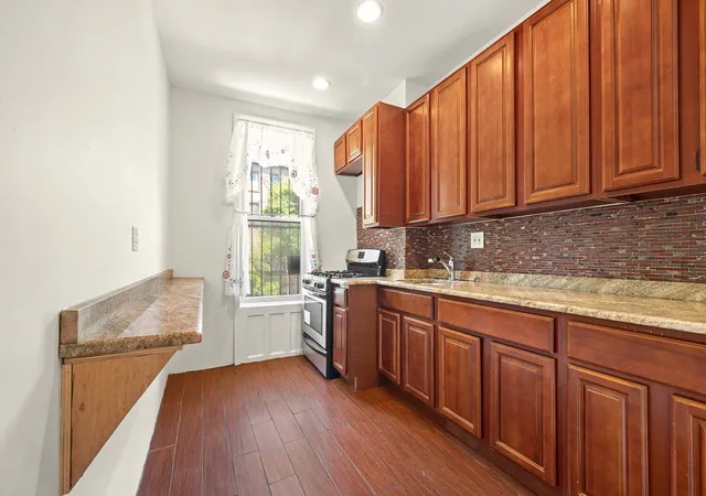 Photo 4 of Townhouse for sale at 567 Lexington Ave, New York City, NY 11221 | MLS# RLS20097519 | Listing updated on 2026-07-28