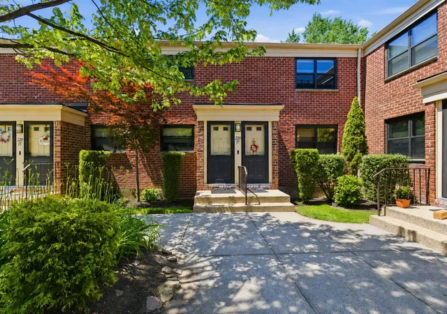 12th image of 220 17 75th Ave #85A2, Oakland Gardens, NY 11364 | MLS# RLS20097538