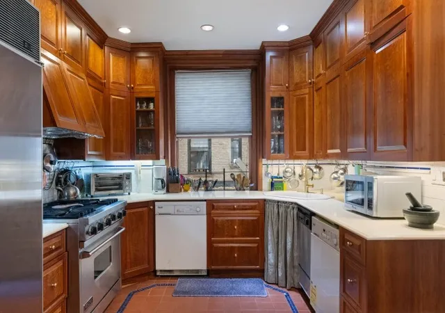 Homes for sale in New York City, NY | 37 W 93Rd St #7, New York City, NY 10025 | MLS# RLS20097585