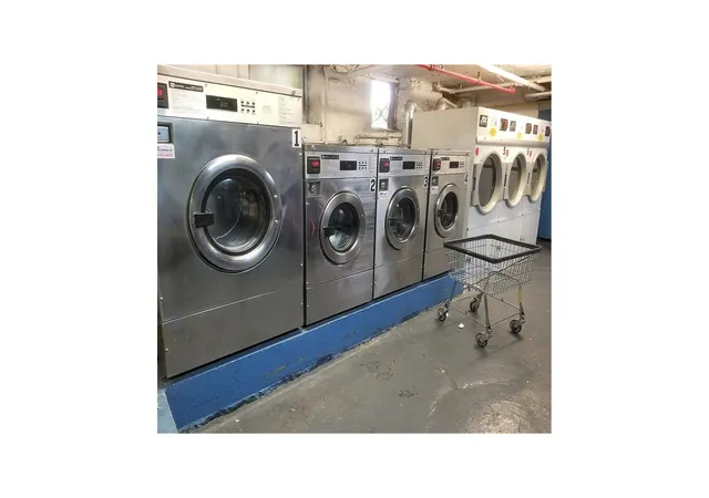 2nd image of 918 E 14Th St, New York City, NY 11230