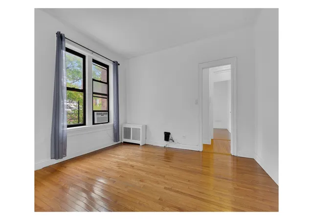 4th image of 918 E 14Th St, New York City, NY 11230