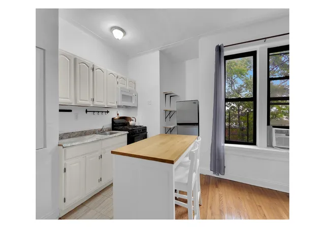 5th image of 918 E 14Th St, New York City, NY 11230