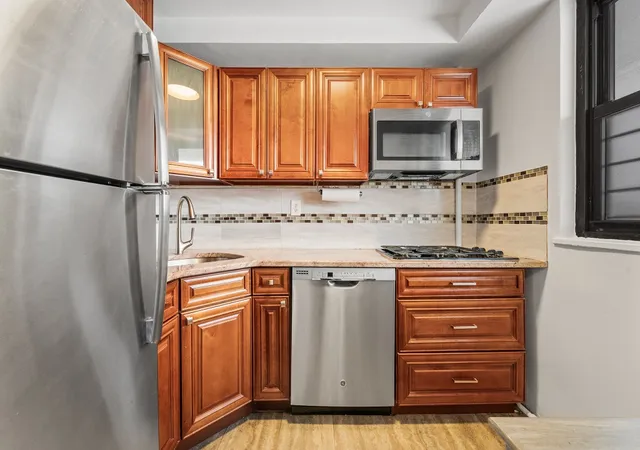 3rd image of 61-25 98Th St #9F, Rego Park, NY 11374 | MLS# RLS20097685