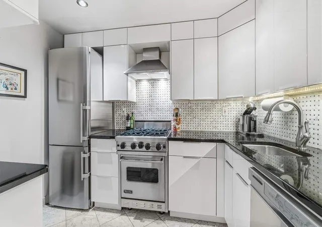 4th image of 159 E 63Rd St #ENTIRE TOWNHOUSE, New York City, NY 10065 | MLS# RLS20097839