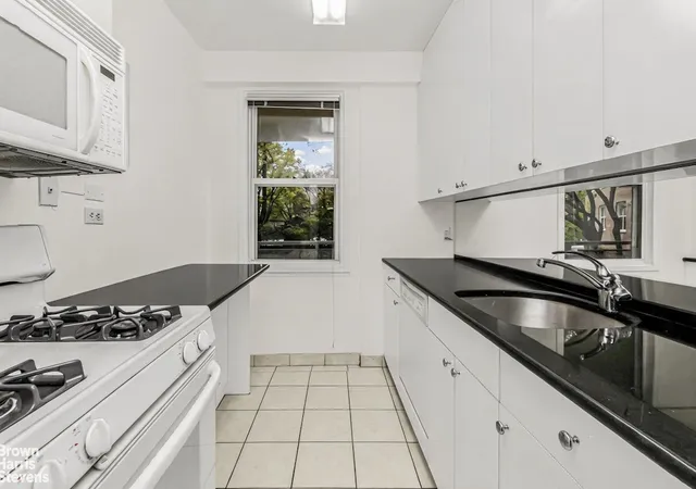 5th image of 3777 Independence Ave #2K, Bronx, NY 10463 | MLS# RLS20097874