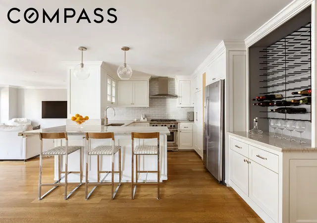 1st image of 165 W 66Th St, New York City, NY 10023