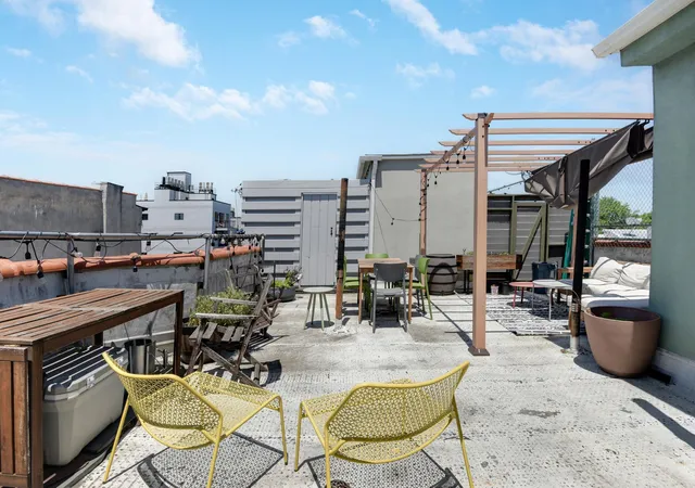 2nd image of 156 Pulaski St, New York City, NY 11206