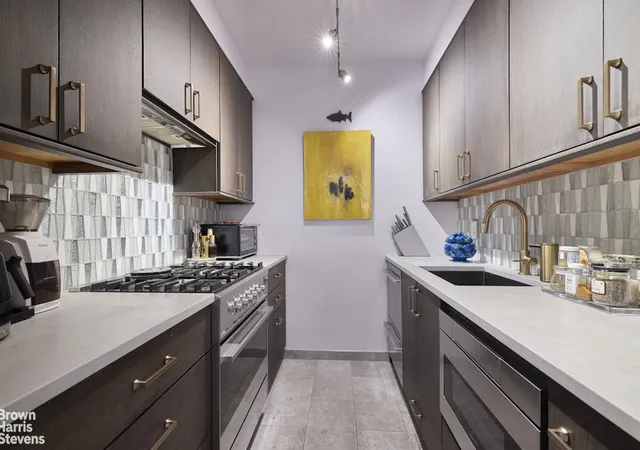 Homes for sale in New York City, NY | 860 United Nations Plz #20C, New York City, NY 10017 | MLS# RLS20098026