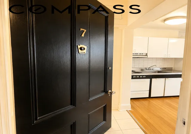3rd image of 132 Remsen St #7, Brooklyn, NY 11201 | MLS# RLS20098065