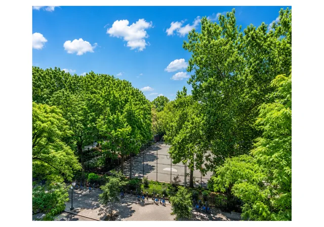 2nd image of 307 E 10th St, New York, NY 10009 | MLS# RLS20098123