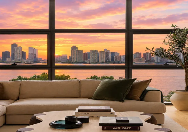 Listing Photo 2 - Condo for sale in building located at 290 W St, New York City, NY 10013 - Unit #5B