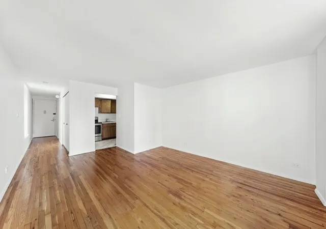 4th image of 111 Hicks St, New York, NY 11201