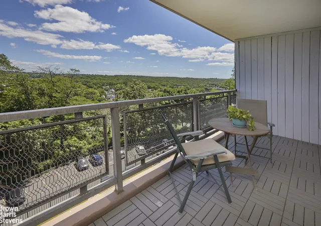 2nd image of 5900 Arlington Ave #4B, Bronx, NY 10471 | MLS# RLS20098445