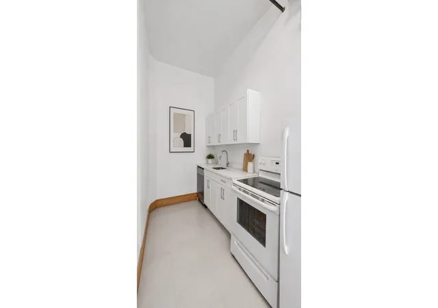 Photo 2 of Single family home for sale at 17 Thames St, Brooklyn, NY 11206 | MLS# RLS20098505 | Listing updated on 2026-06-25