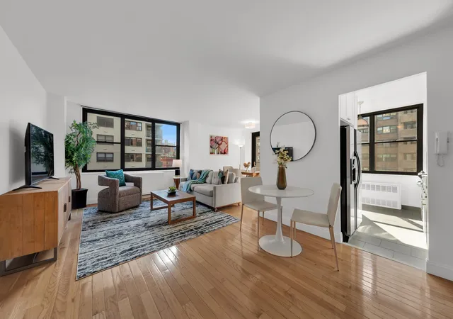 4th image of 301 E 87Th St #9D, New York, NY 10128 | MLS# RLS20098510