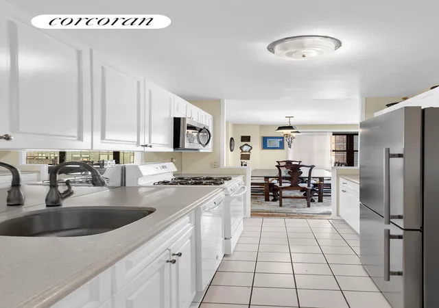 4th image of 160 W End Ave #14D, New York, NY 10023 | MLS# RLS20098572