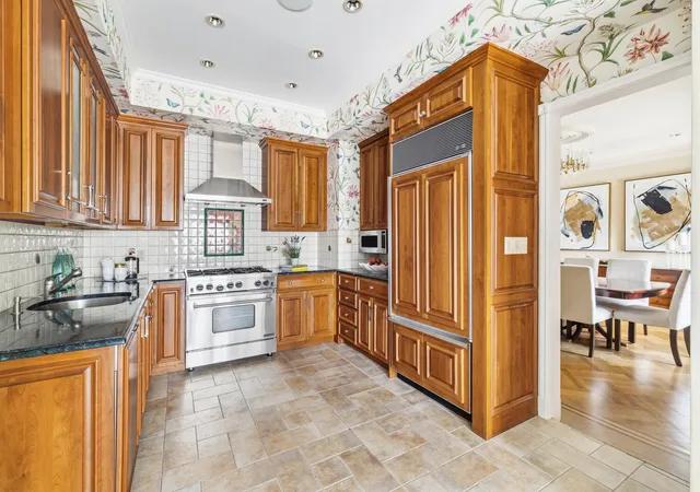 Photo 4 of Sale Pending at 910 Park Ave #12S, New York City, NY 10075 | MLS# RLS20098580 | Listing updated on 2026-07-28