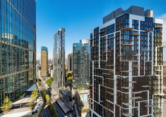 Photo 2 of Condo for sale at 1 City Point #31E, Brooklyn, NY 11201 | MLS# RLS20098598 | Listing updated on 2026-08-04