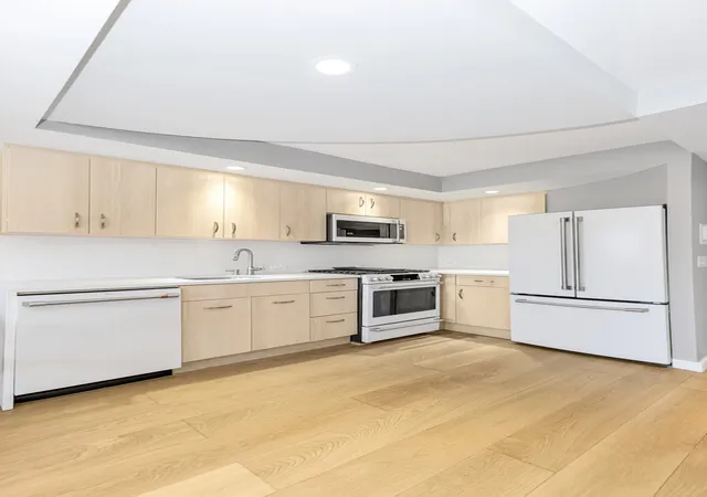 3rd image of 62-54 97Th Pl #9M, Rego Park, NY 11374 | MLS# RLS20098708