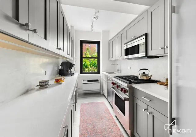 Photo 4 of Sale Pending at 11 Riverside Dr #3BE, New York, NY 10023 | MLS# RLS20098739 | Listing updated on 2026-07-29