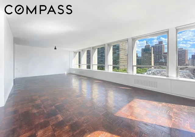 2nd image of 330 E 33Rd St, New York City, NY 10016