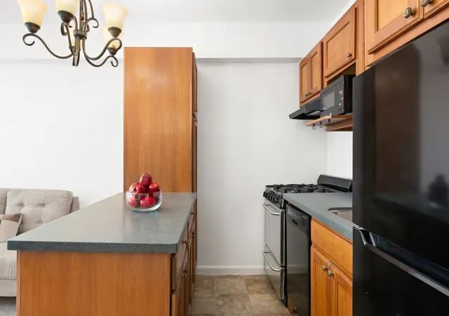4th image of 170 W 23Rd St #6Y, New York City, NY 10011 | MLS# RLS20098882