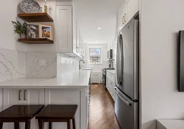 Listing Photo 4 - Condo for sale in building located at 300 E 71St St, New York City, NY 10021 - Unit #15G