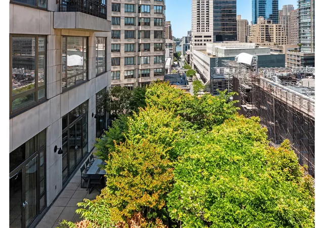 2nd image of 43 W 64Th St, New York, NY 10023