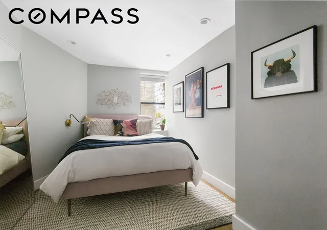 2nd image of 118 Suffolk St, New York, NY 10002