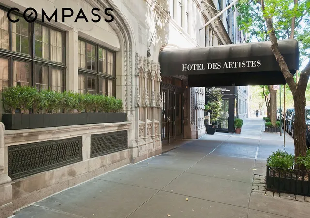 2nd image of 1 W 67Th St, New York City, NY 10023