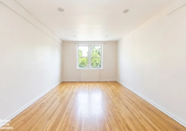 2nd image of 5620 Netherland Ave #3E, New York City, NY 10471 | MLS# RLS20099154