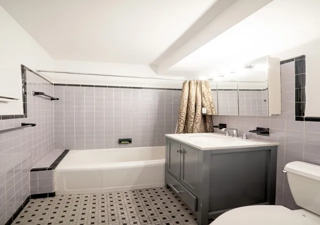 Photo 3 of House for sale at 233 E 69th Street #15O, New York, NY 10021 | MLS# RLS20099155 | Listing updated on 2026-10-02