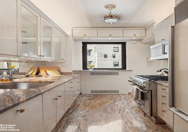 2nd image of 880 5Th Ave #5H, New York City, NY 10021 | MLS# RLS20099368