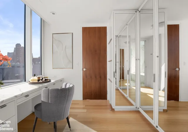 Photo 4 of House for sale at 350 W Broadway #8, New York, NY 10013 | MLS# RLS20099485 | Listing updated on 2026-07-25