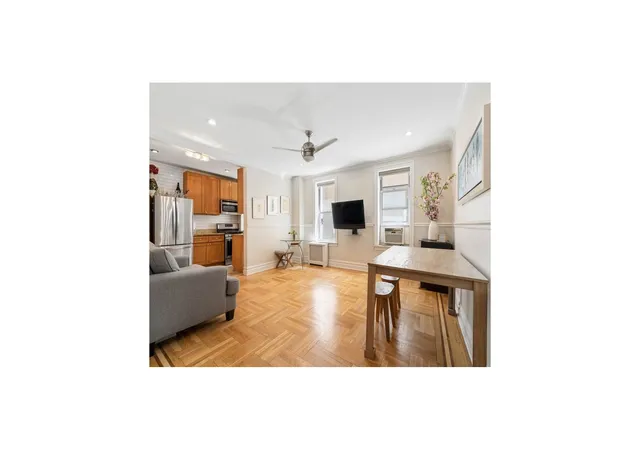 3rd image of 811 Walton Ave #D5, Bronx, NY 10451 | MLS# RLS20099597